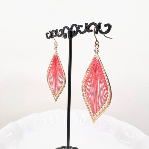 NWT – Charming Charlie – Coral Woven Thread Teardrop Gold Tone 2.75” Earrings - Picture 4 of 8